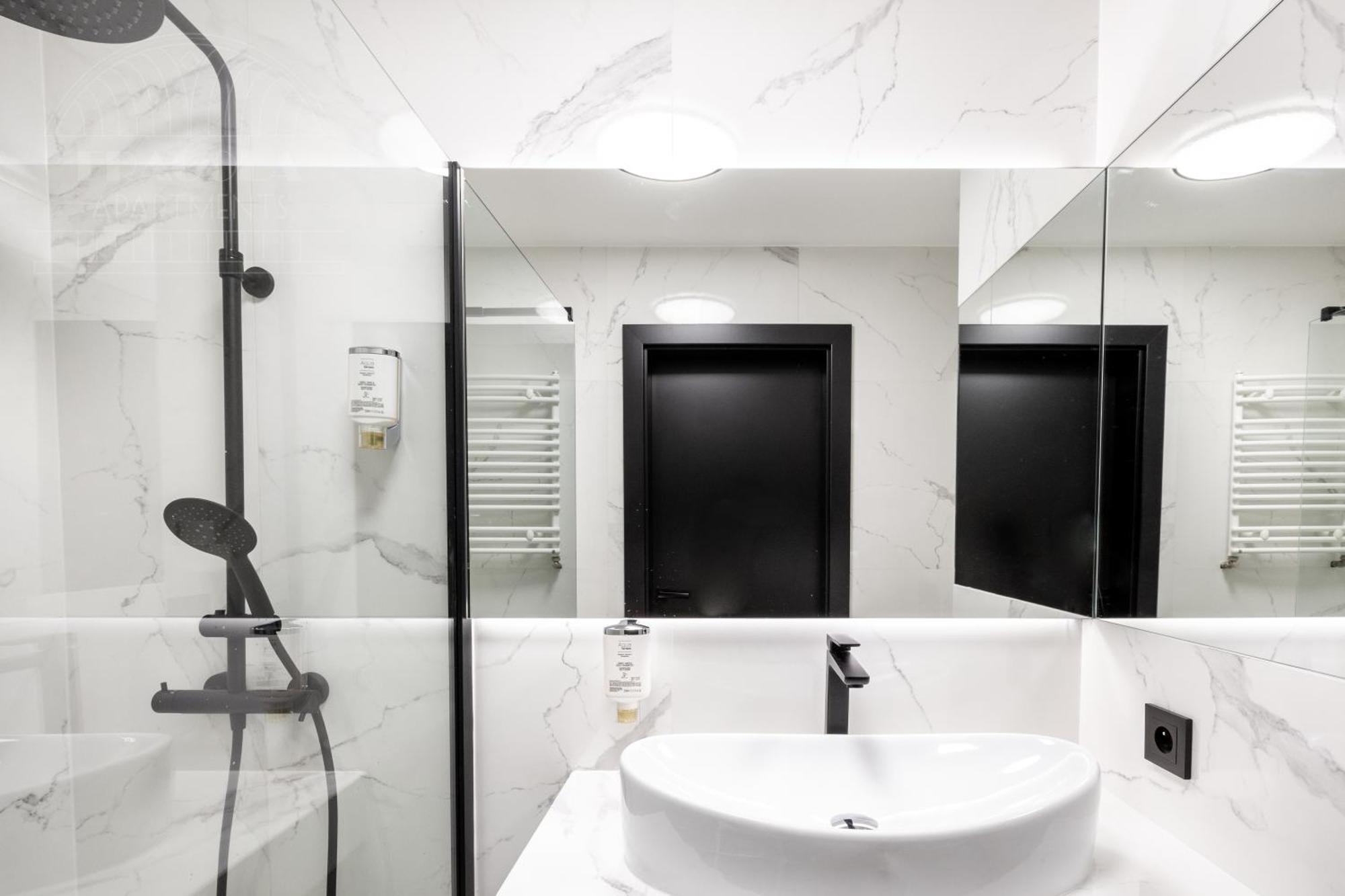 كراكوفيا Fragola Apartments Rajska 3 - Modern Studios, Park المظهر الخارجي الصورة